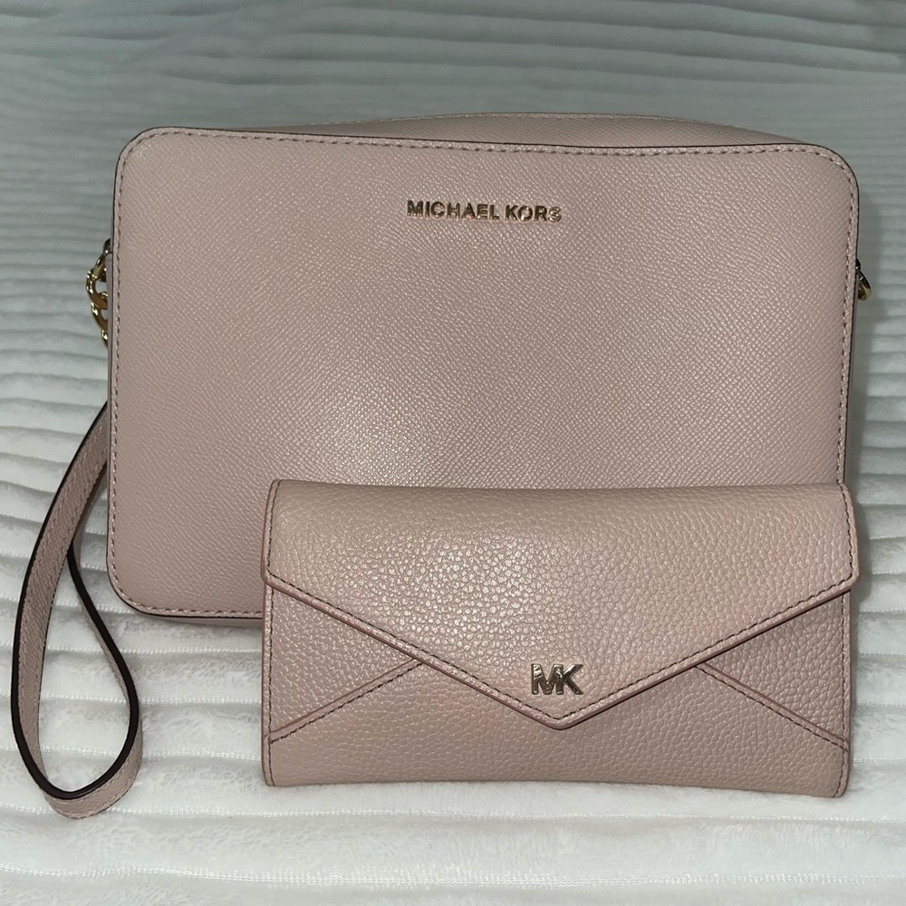 Michael Kors 2pc Set! Light Pink Jet Set Large Crossbody & Large Envelope Wallet